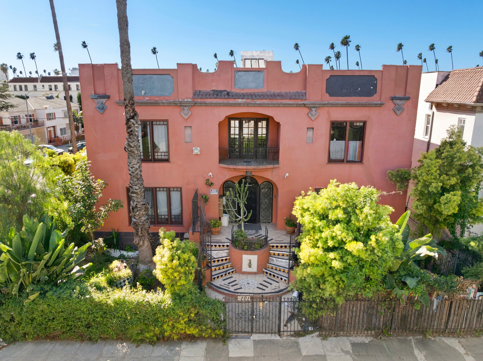 Aerial corner view of multifamily property and surrounding neighborhood at 101 N Kenmore Ave.