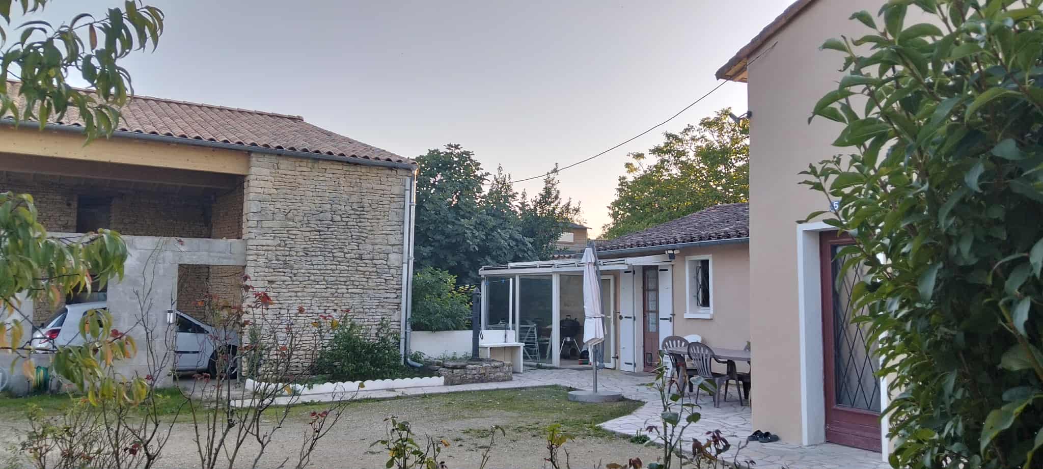 exterieur coté jardin