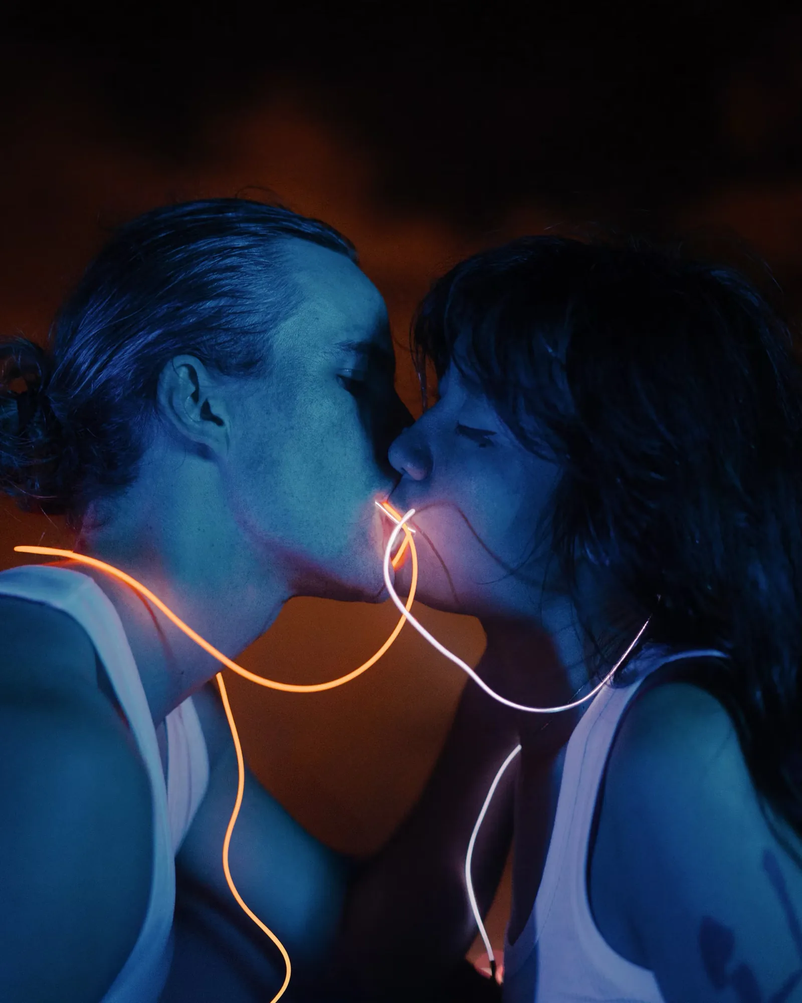 Cinematic Love Story — project image 04 by Roman Olinchuk. 香港攝影、創意影像及視覺敘事作品。