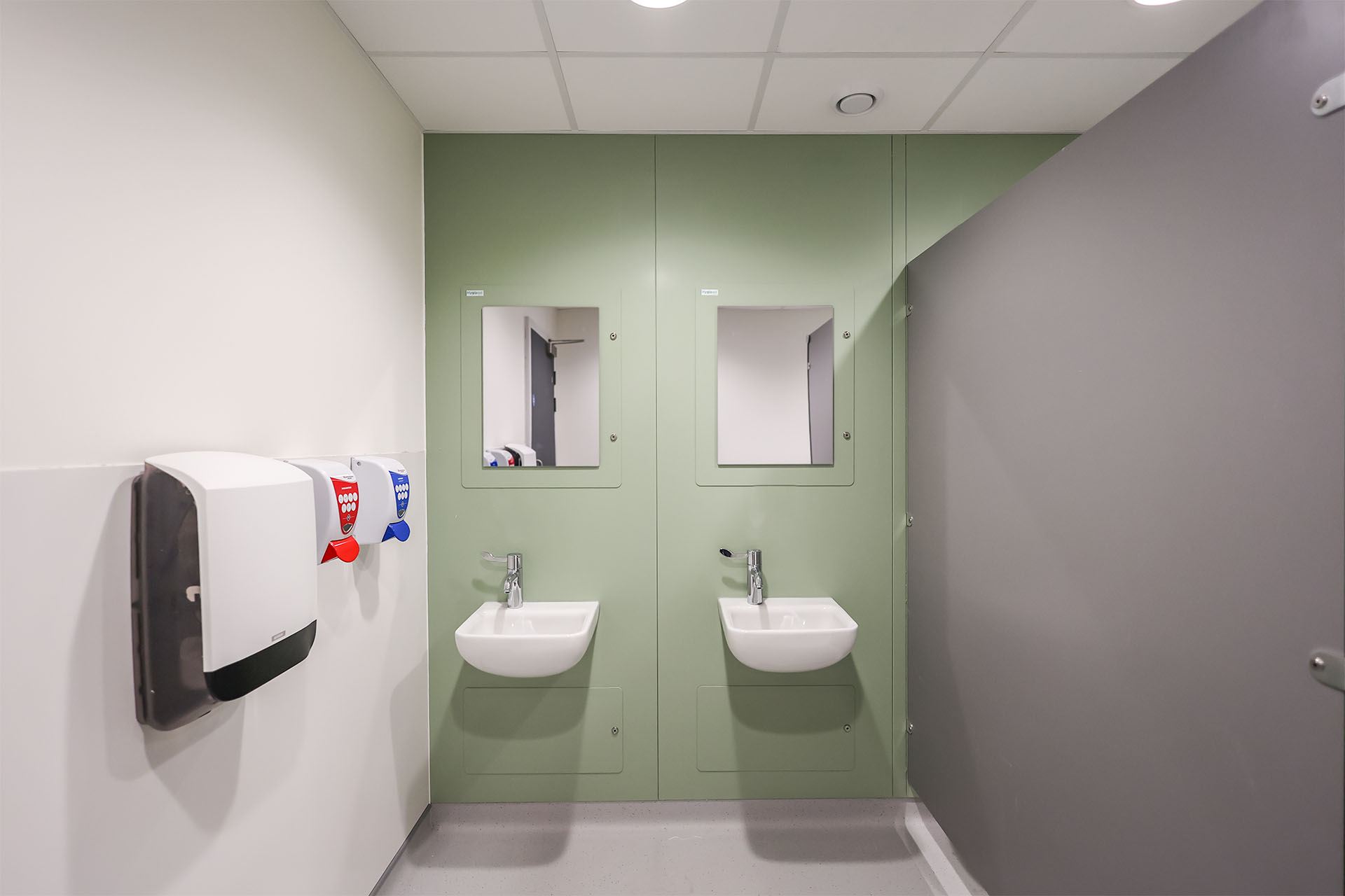 Hygipod IPS (integrated plumbing system) wash hand basins at The Urgent Care Centre at&nbsp;Royal Berkshire Hospital