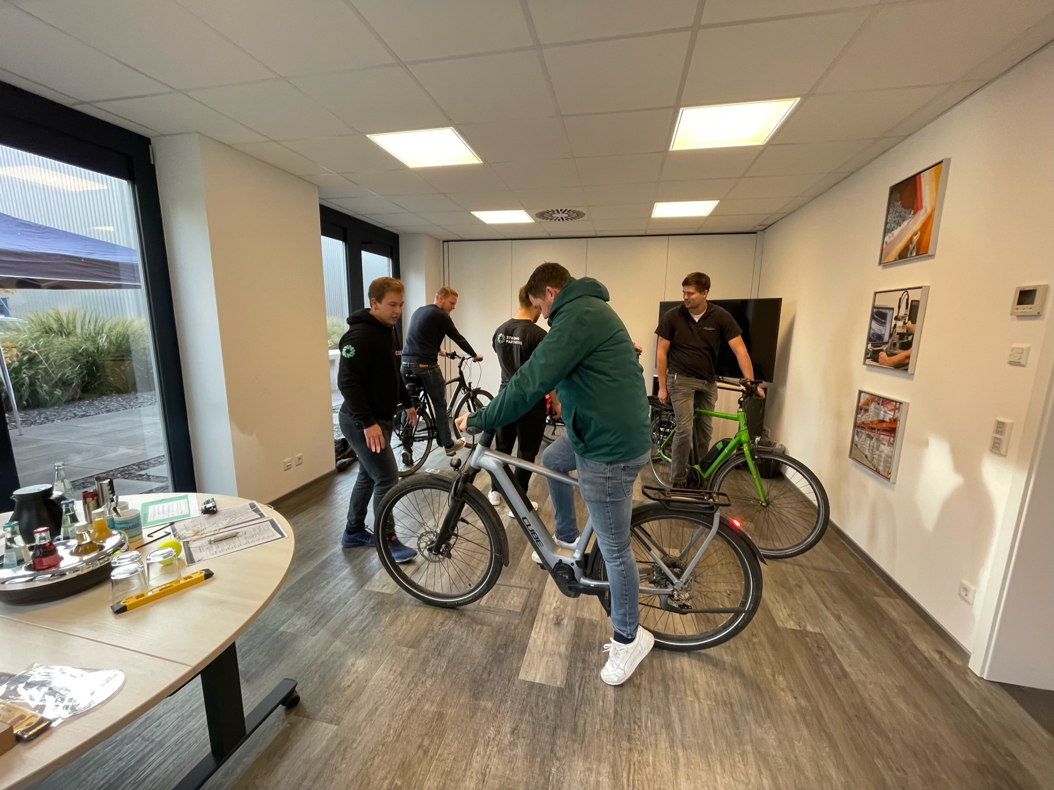 Kleingruppe beim Bikefitting