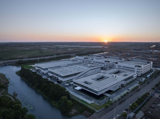 Site selection and investment regime criteria for industrial facilities in Ukraine