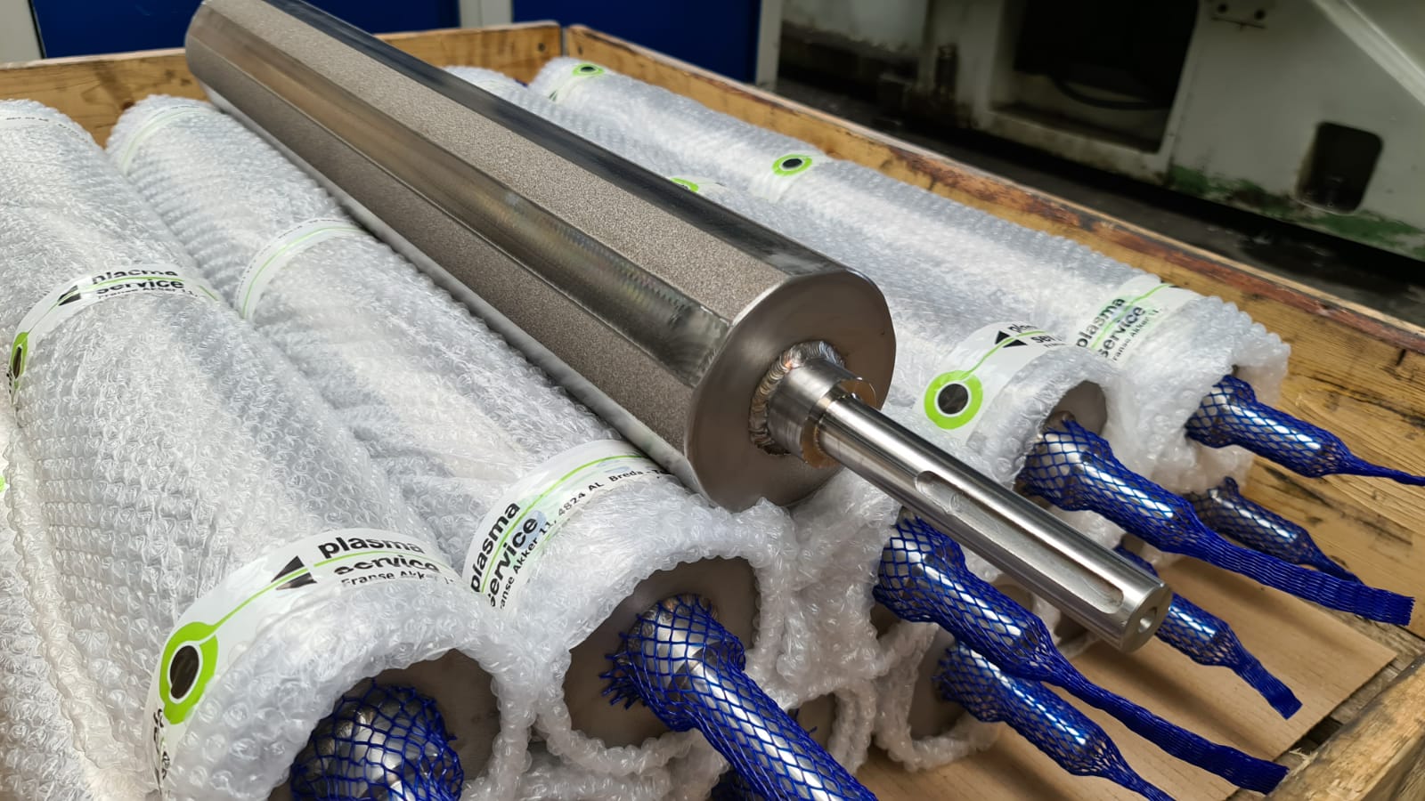 Sliver remover rollen verpakt in bubbeltjesfolie met Plasma Service branding, klaar voor levering vanuit Breda