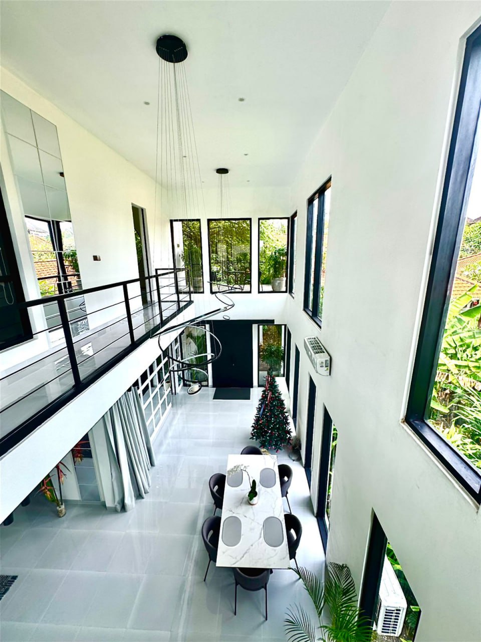 A 2-bedroom villa in Canggu, Tumbak Bayuh, with a rooftop, two terraces, and panoramic rice field views