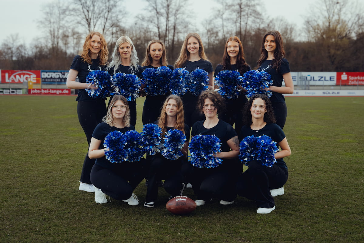 Das Cheerleading-Team Golden Antlers der Balingen Bucks