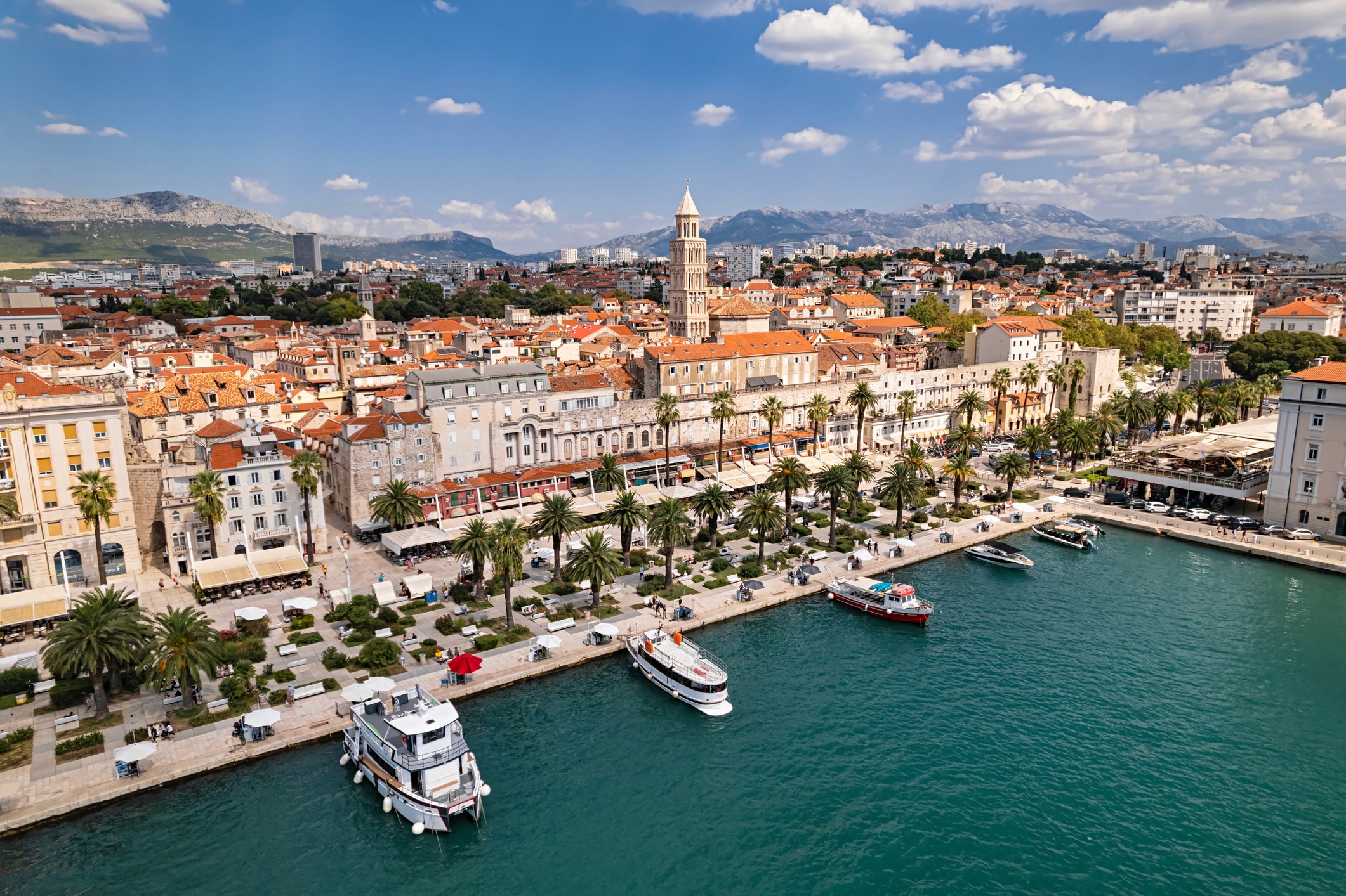 Split travel itinerary