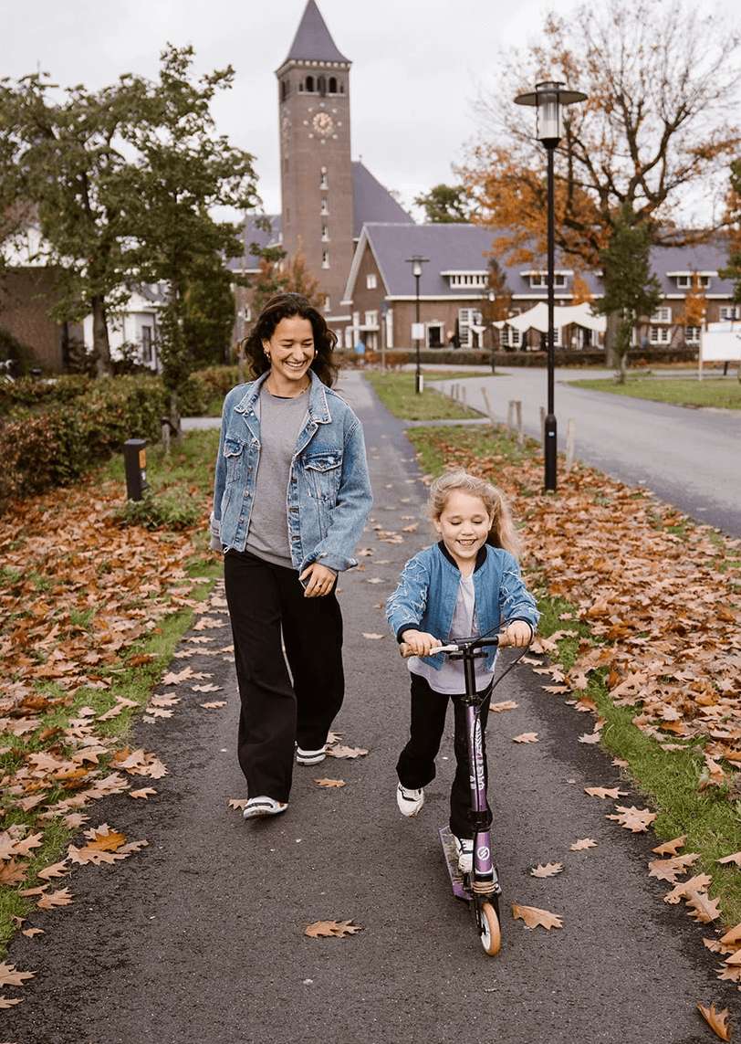 Looking for a babysitter in Utrecht? Discover Charly Cares!