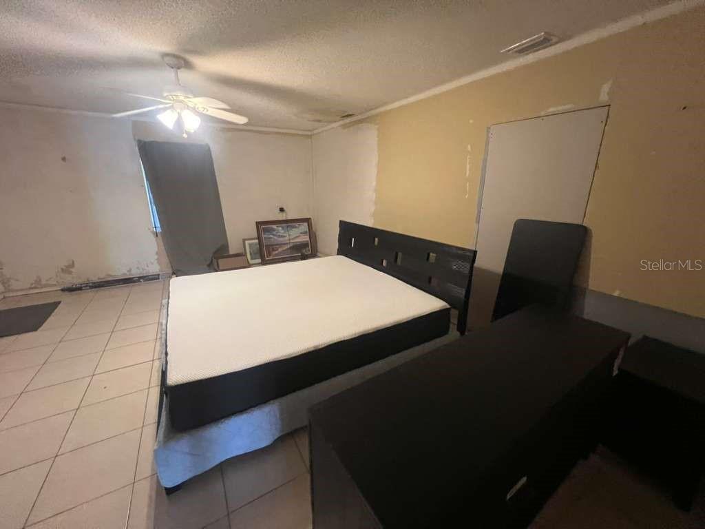 Open living room Tampa single family home