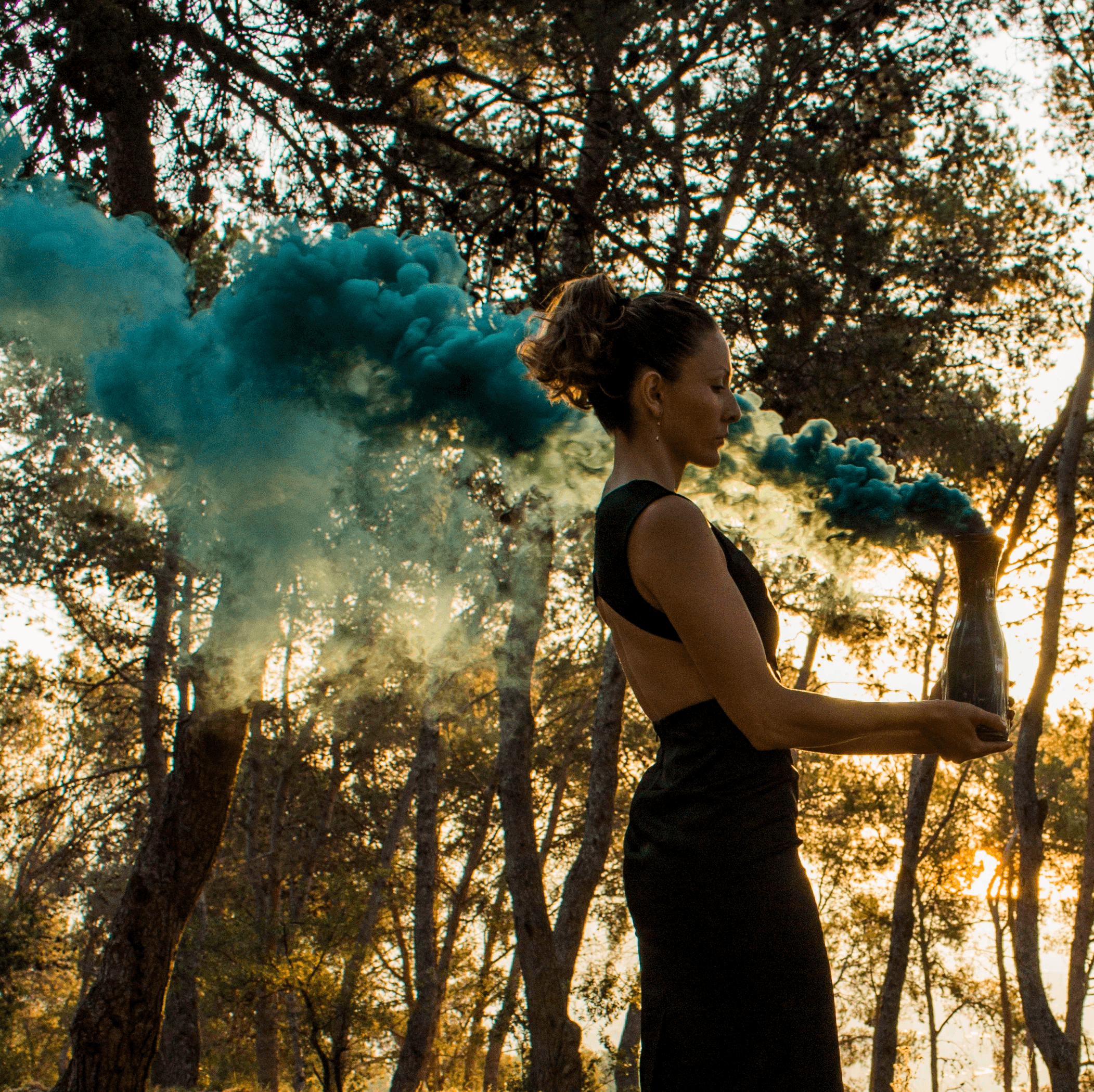 Portrait with bucket hat and neon light.