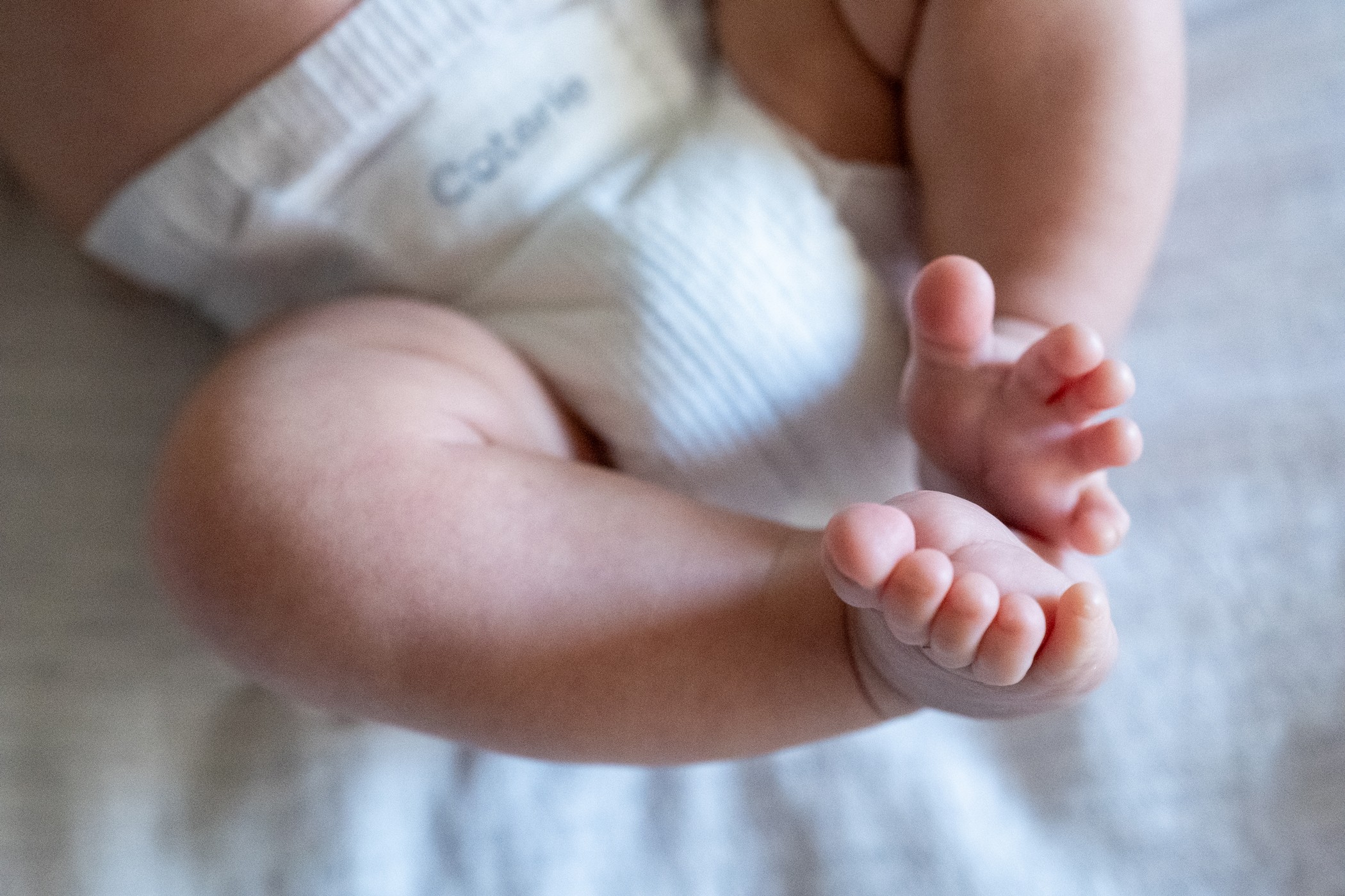 macro-photography-newborn-baby-feet-toes-new-york-photographer