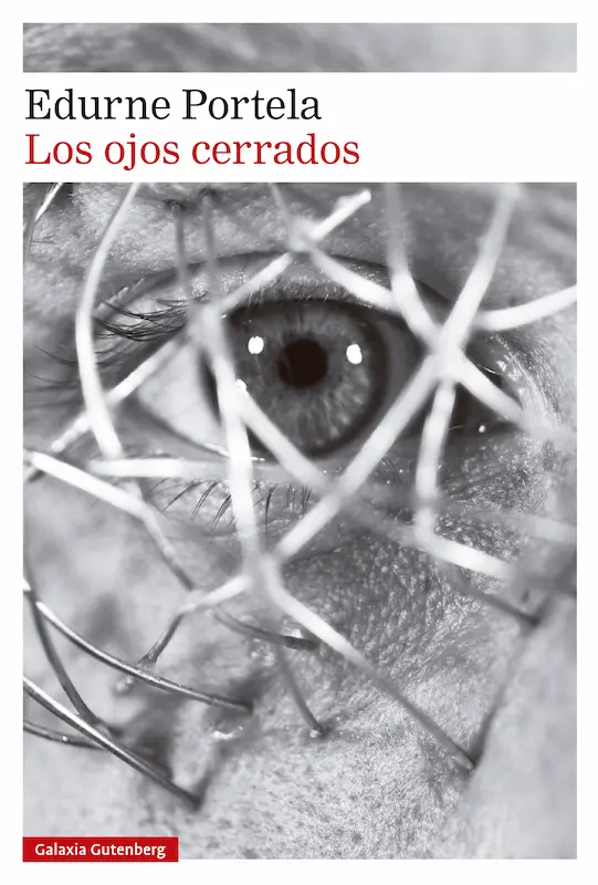 Edurne Portela著『Los ojos cerrados』の表紙