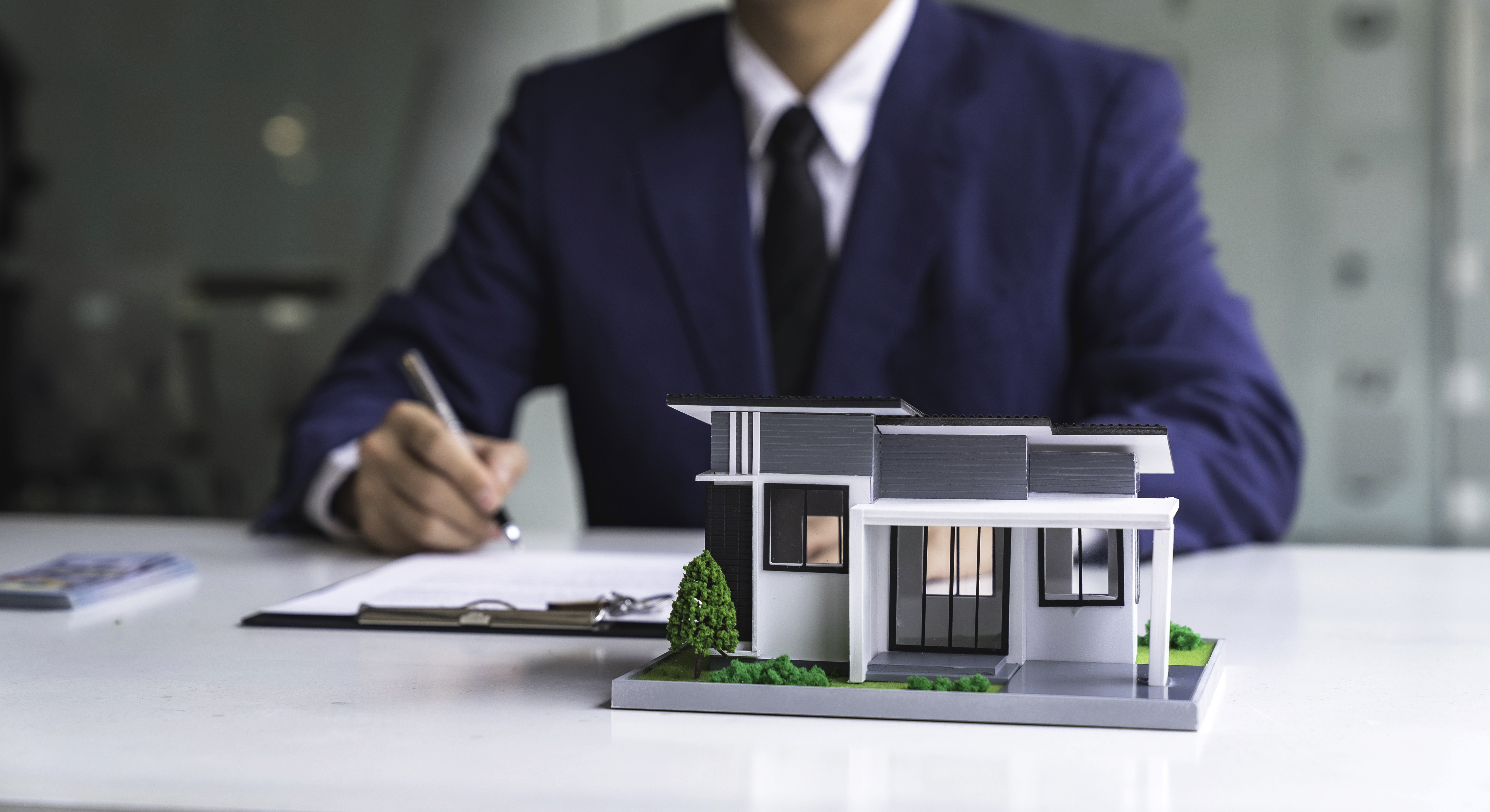 How To Stand Out in Real Estate Market