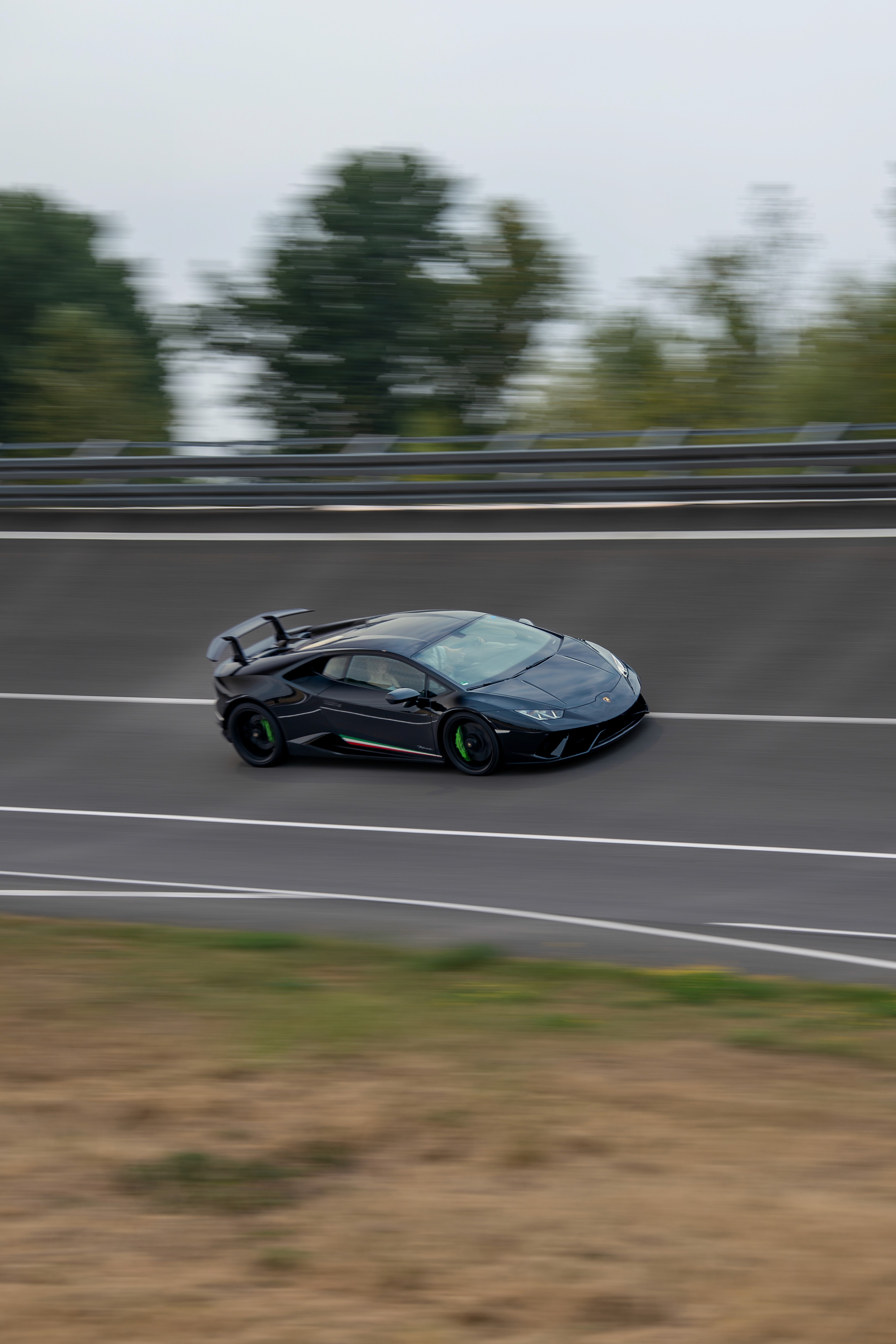 Lamborghini auf einer Rennstrecke