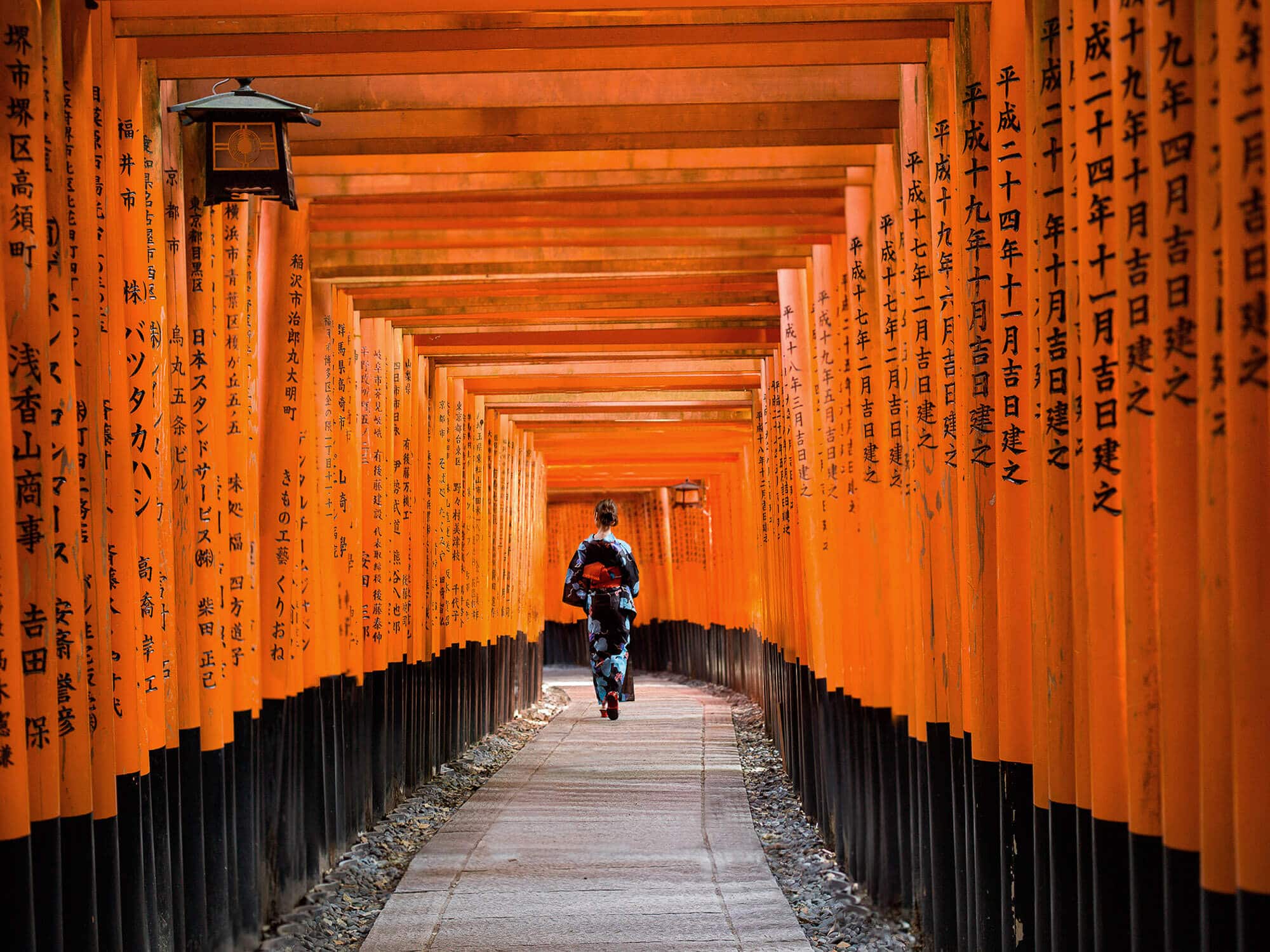 Ten Thousand Gateways: The Sacred Heat of Kyoto’s Fushimi Inari Shrine