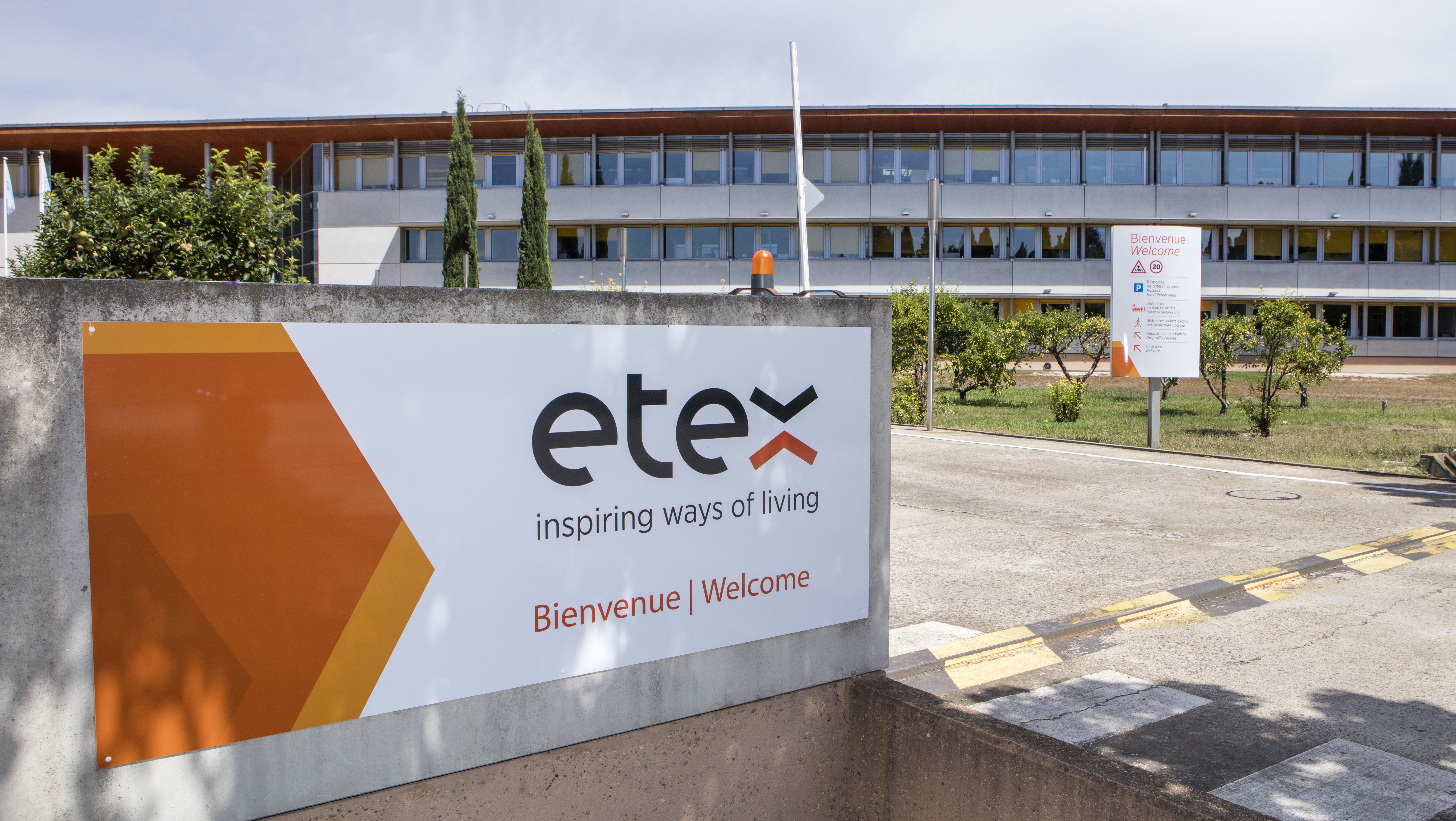 Etex welcome pilon sign signage wayfinding brand touchpoint asset