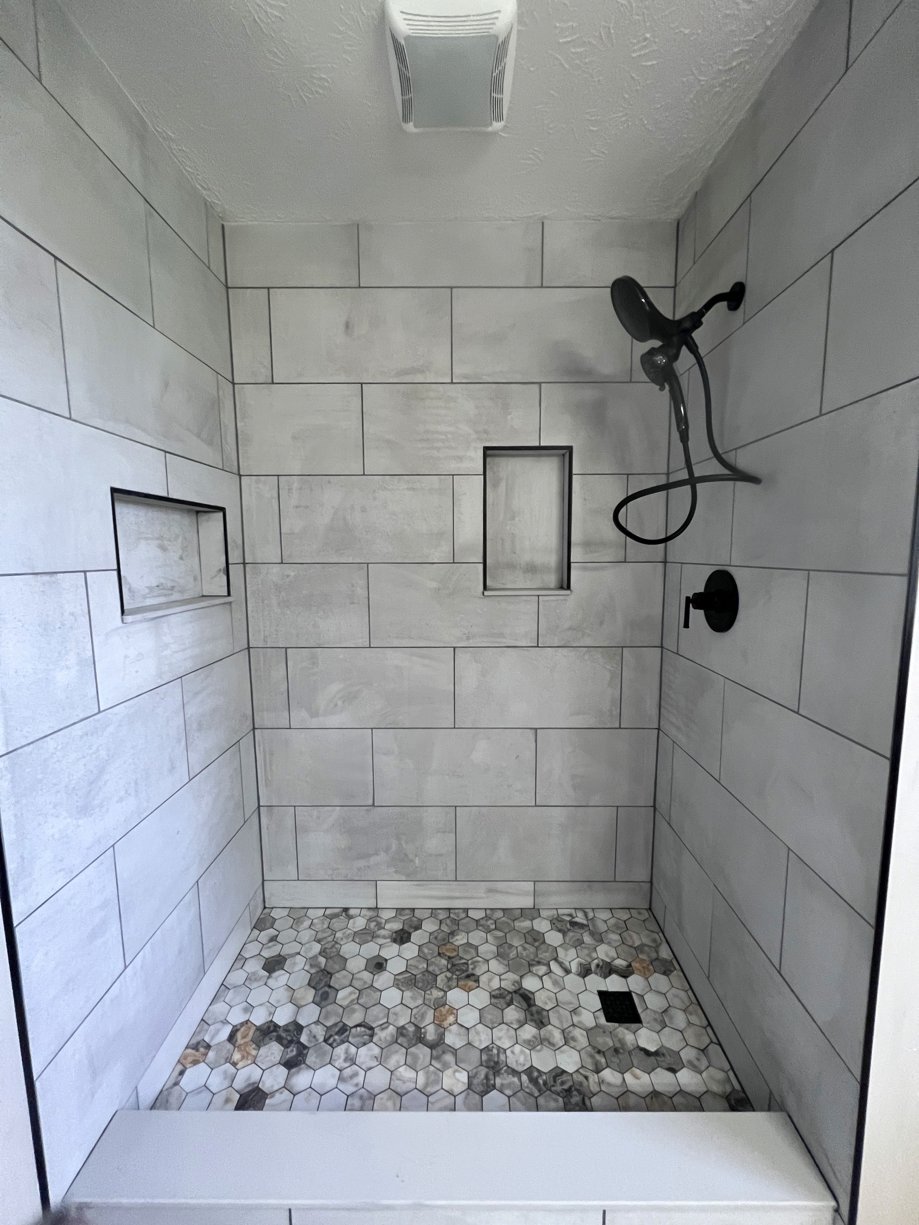 LFT Shower with Double Soap Niche