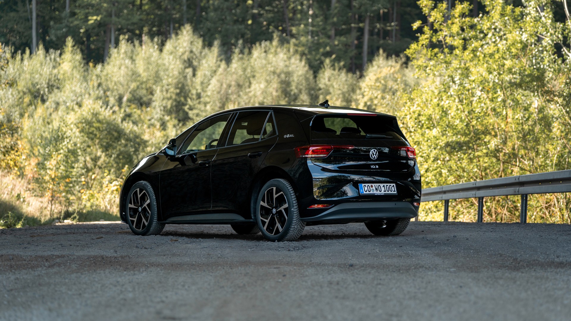 VW ID.3 Heckansicht – modernes Elektro-Fahrschulfahrzeug für die Ausbildung Klasse B und B197.