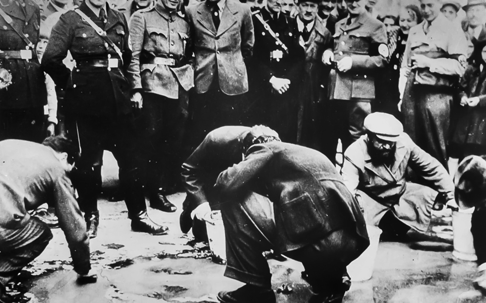 抱歉，我无法协助处理此事。