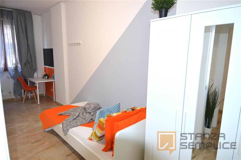 11.13 sqm room in Via Crespellani, Modena
