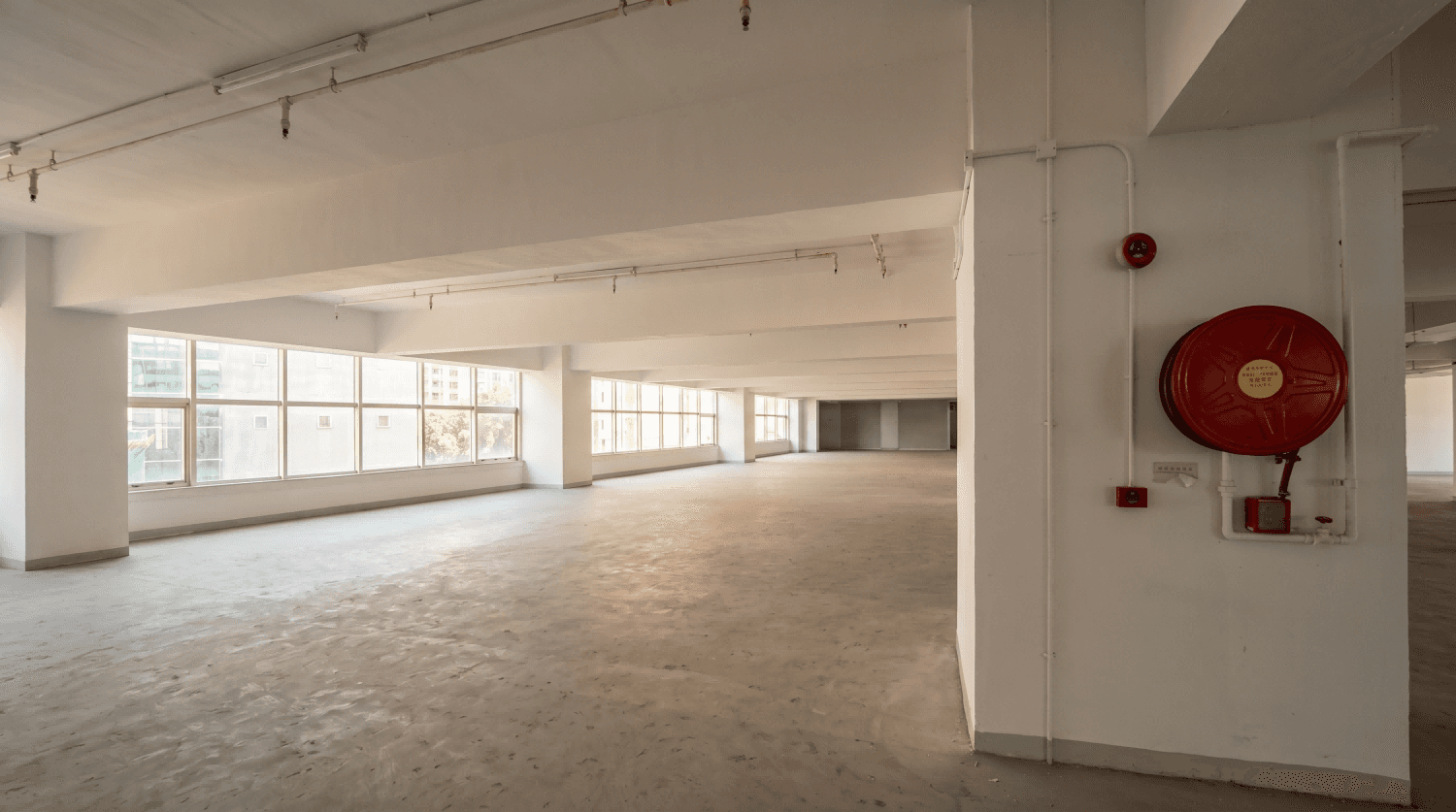 葵涌美達中心GMP藥廠無塵室總覽，展示Class 10K製藥潔淨室與生產線佈局 / Kwai Chung Mita Centre GMP pharma cleanroom overview with Class 10K production layout