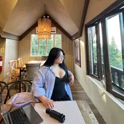 Customer review for BIGTASK regarding the successful technical integration of server-side Meta CAPI tracking and Facebook Pixel optimization.