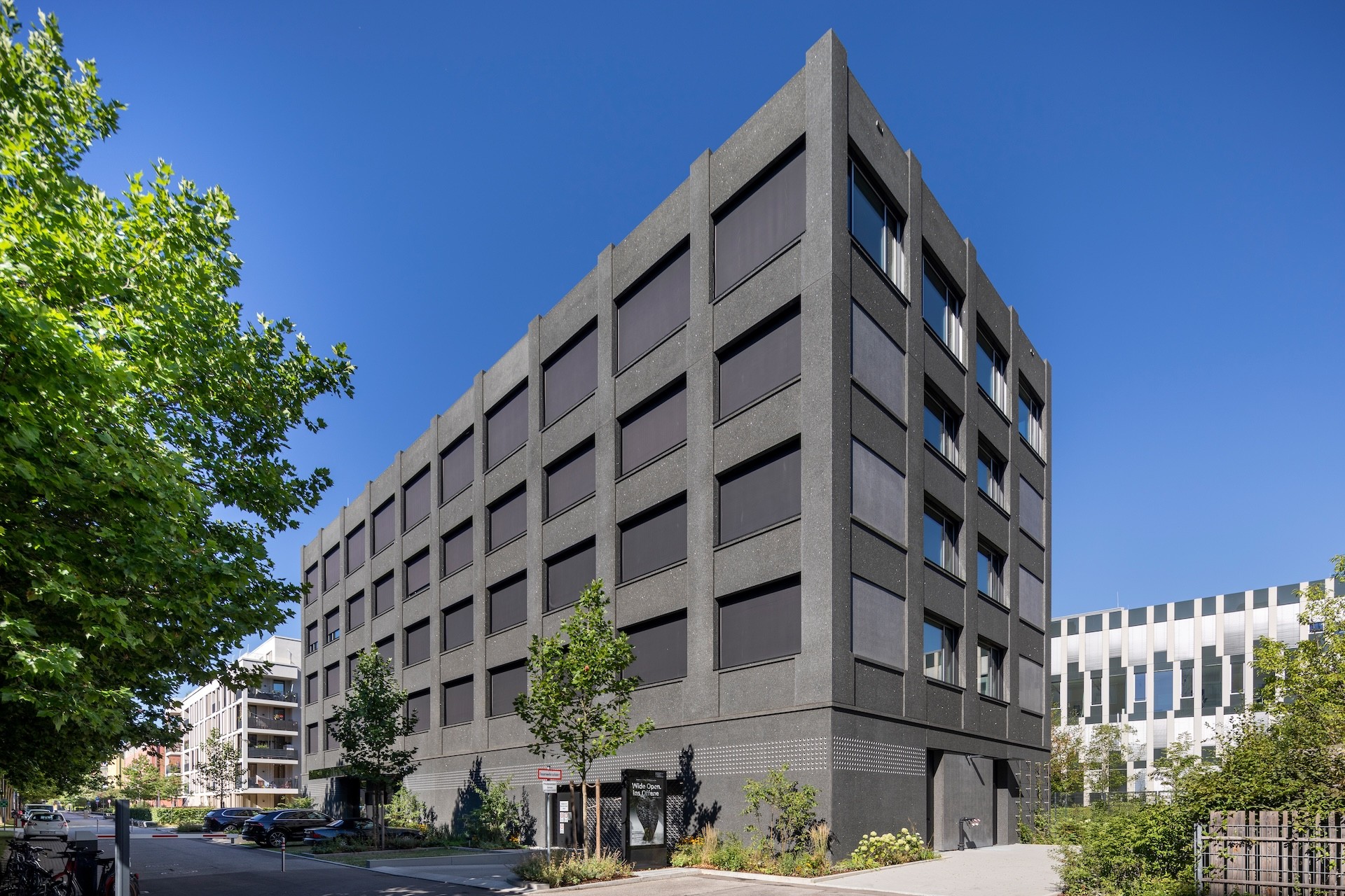 Servicebus van Dugreja in Putten