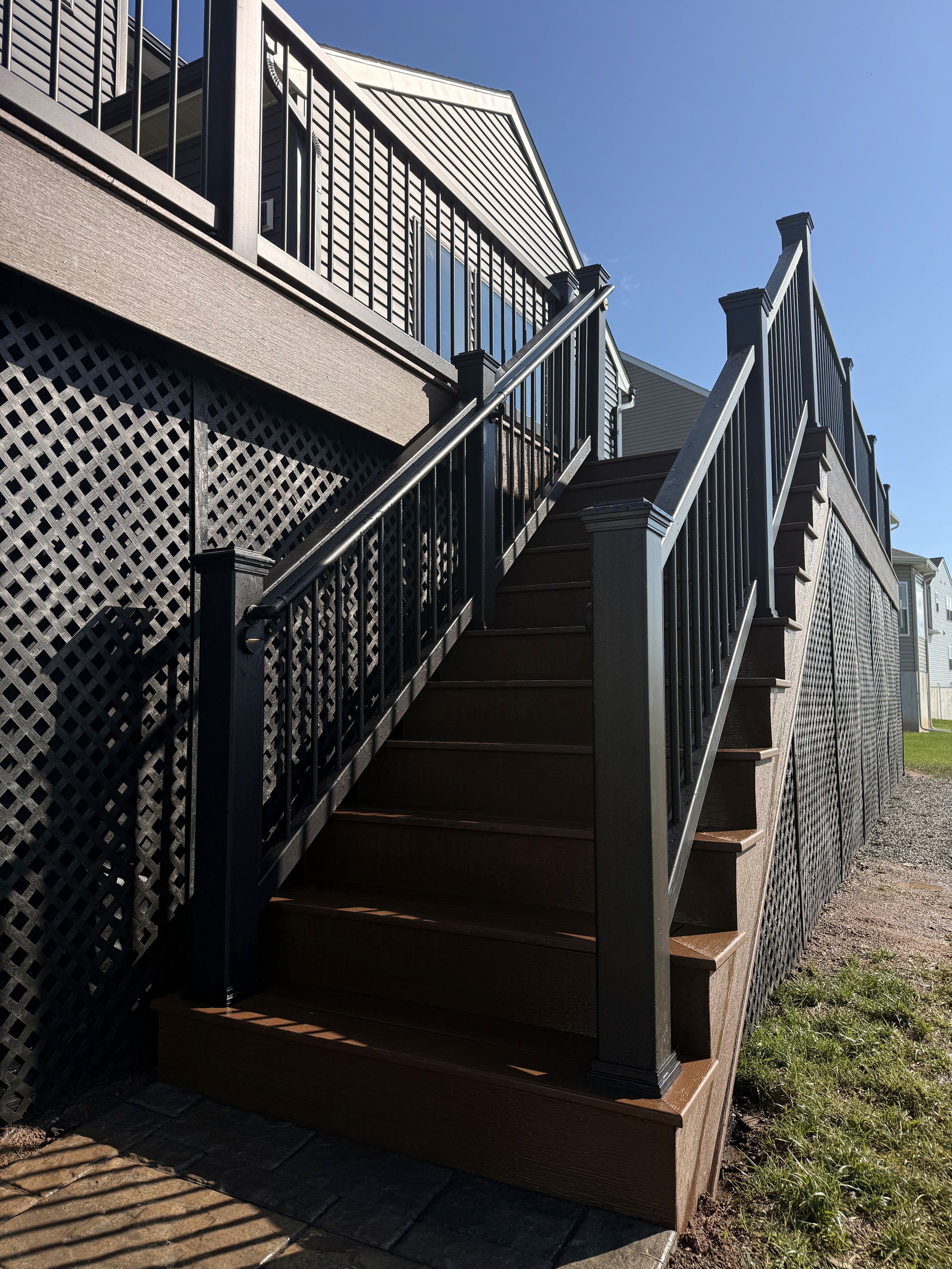 Custom deck railing detail