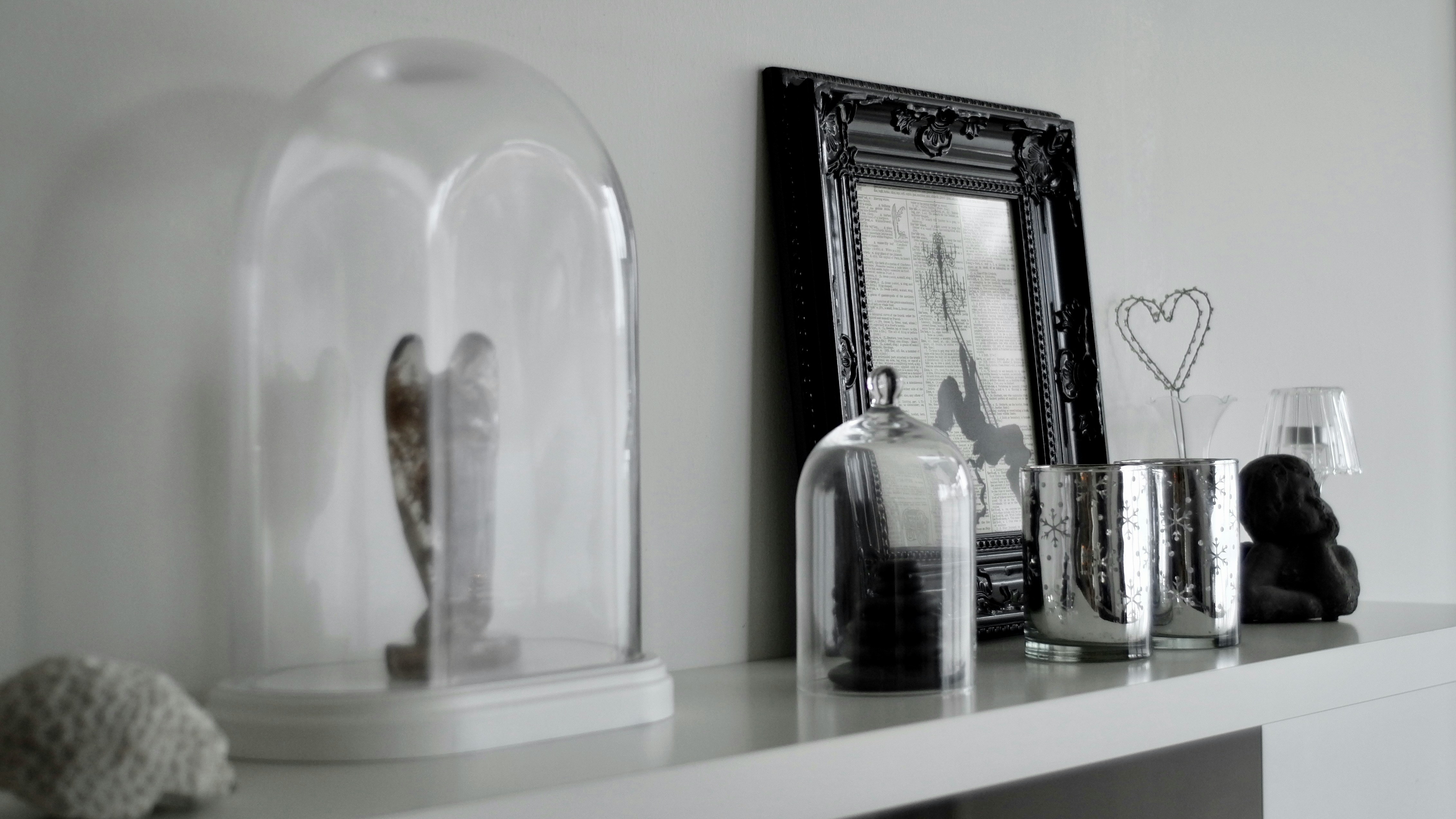 Elegant white sculpture in a calm editorial setting