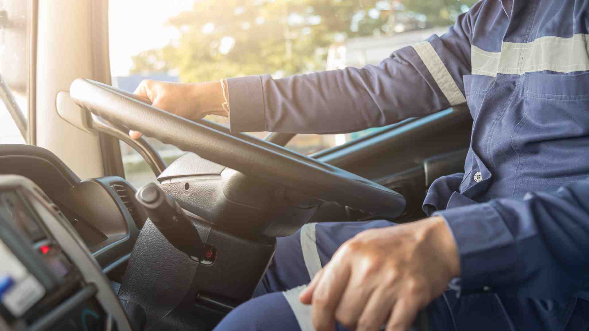 ELD Trucking: What Fleet Managers and Recruiting Teams Need to Know to Stay Compliant and Keep Trucks Moving