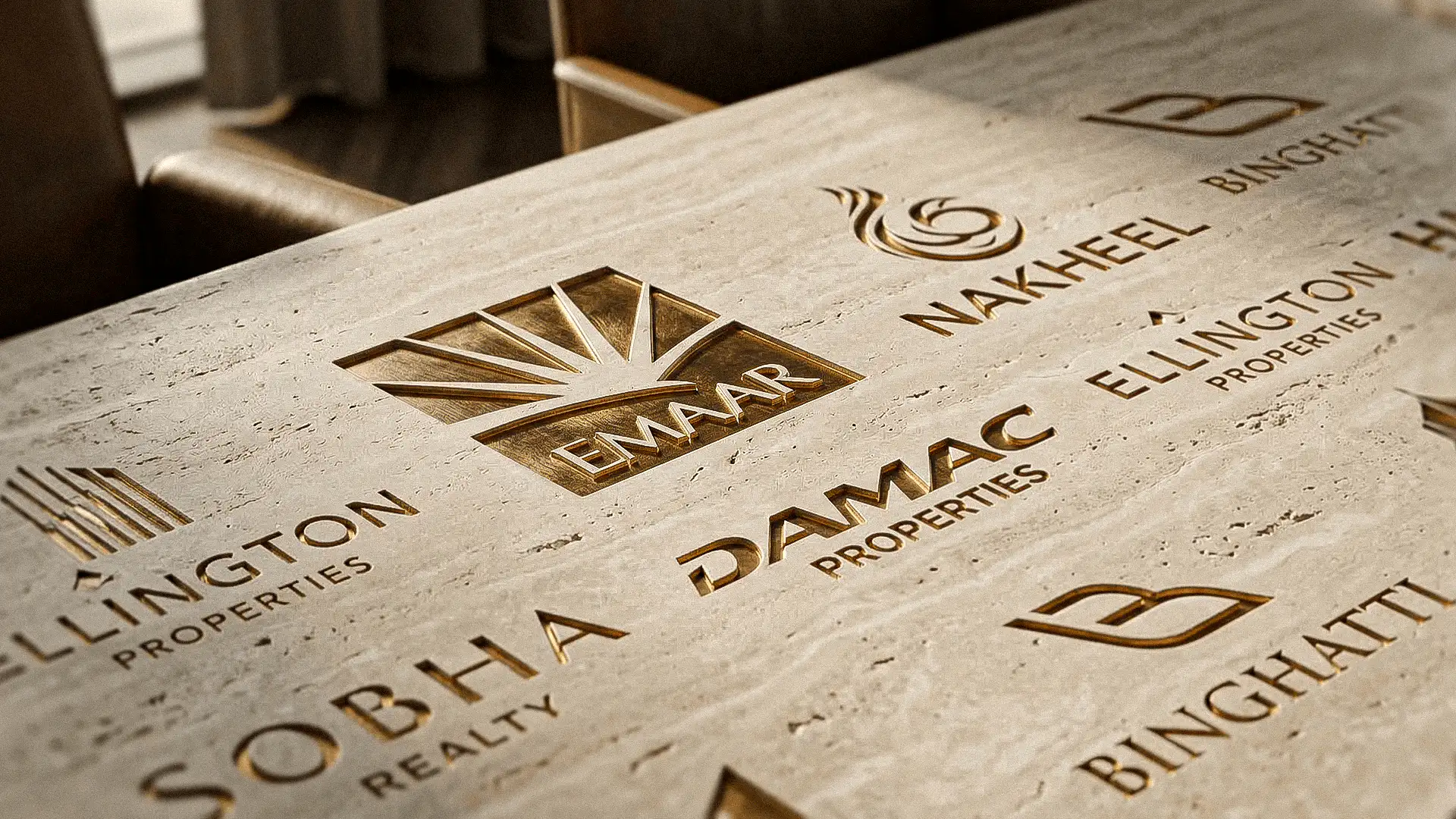 Logotipos de empresas inmobiliarias líderes del mercado de Dubái.