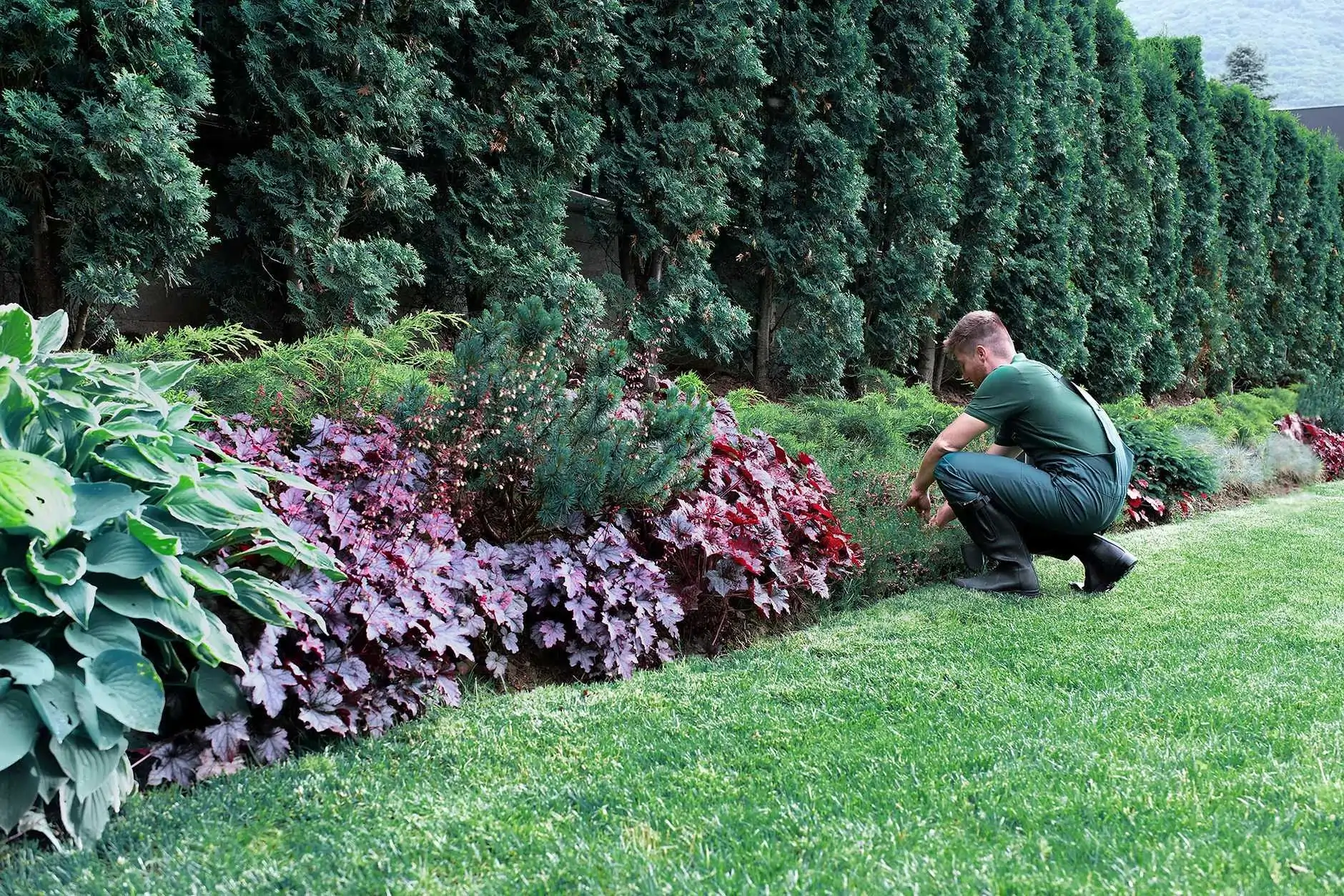 Landscaper saves time by using software that allows fast invoicing for landscapers