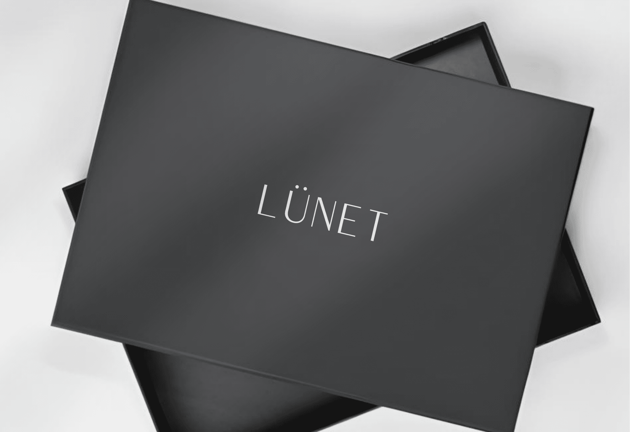 Luxury and Professional Creative Art Direction Service - Fashion Campaign - Savart Agency