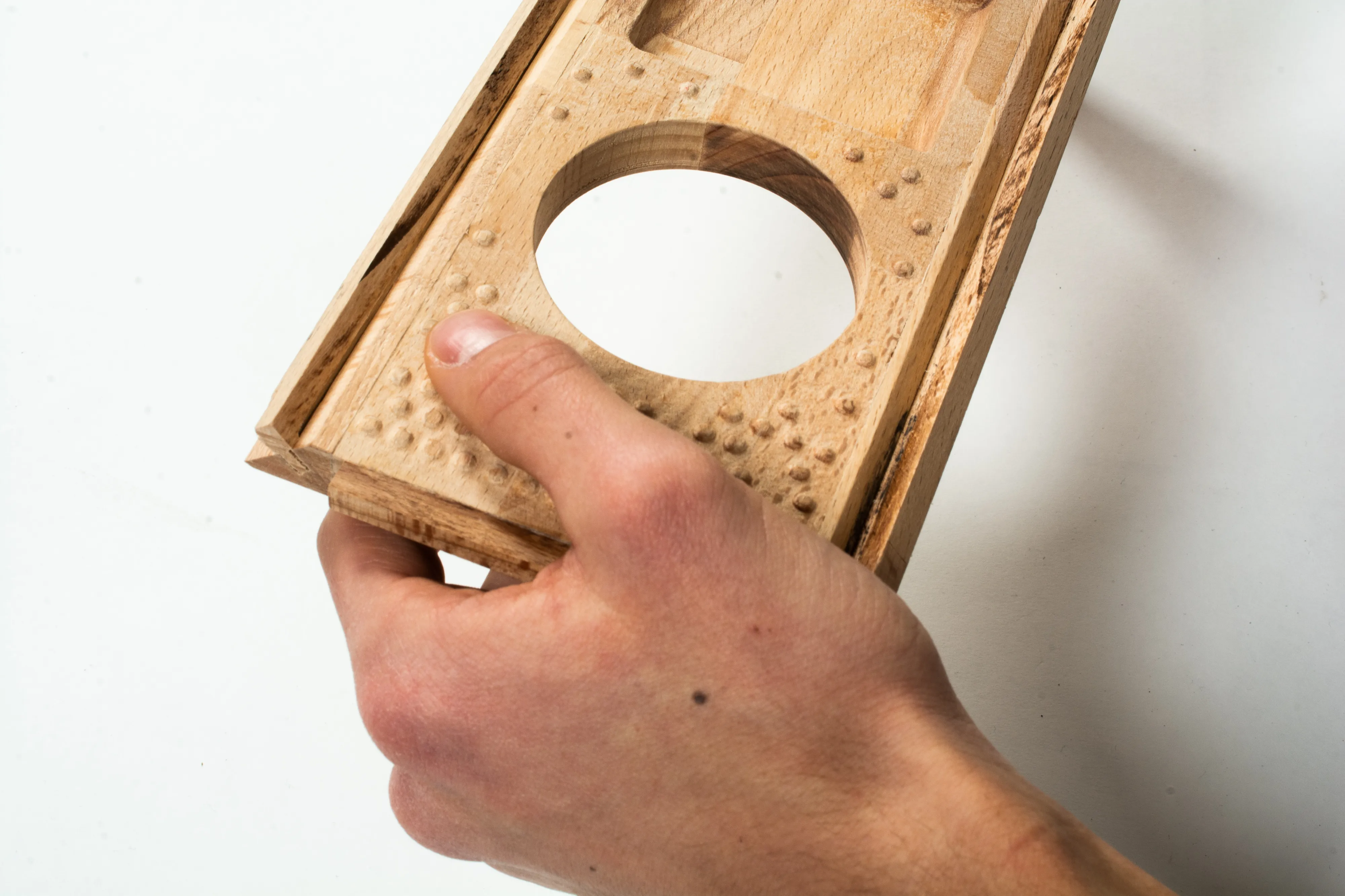 Texture detail — sensorial textures recreated on wood surfaces, each shape associated to a different jam flavour