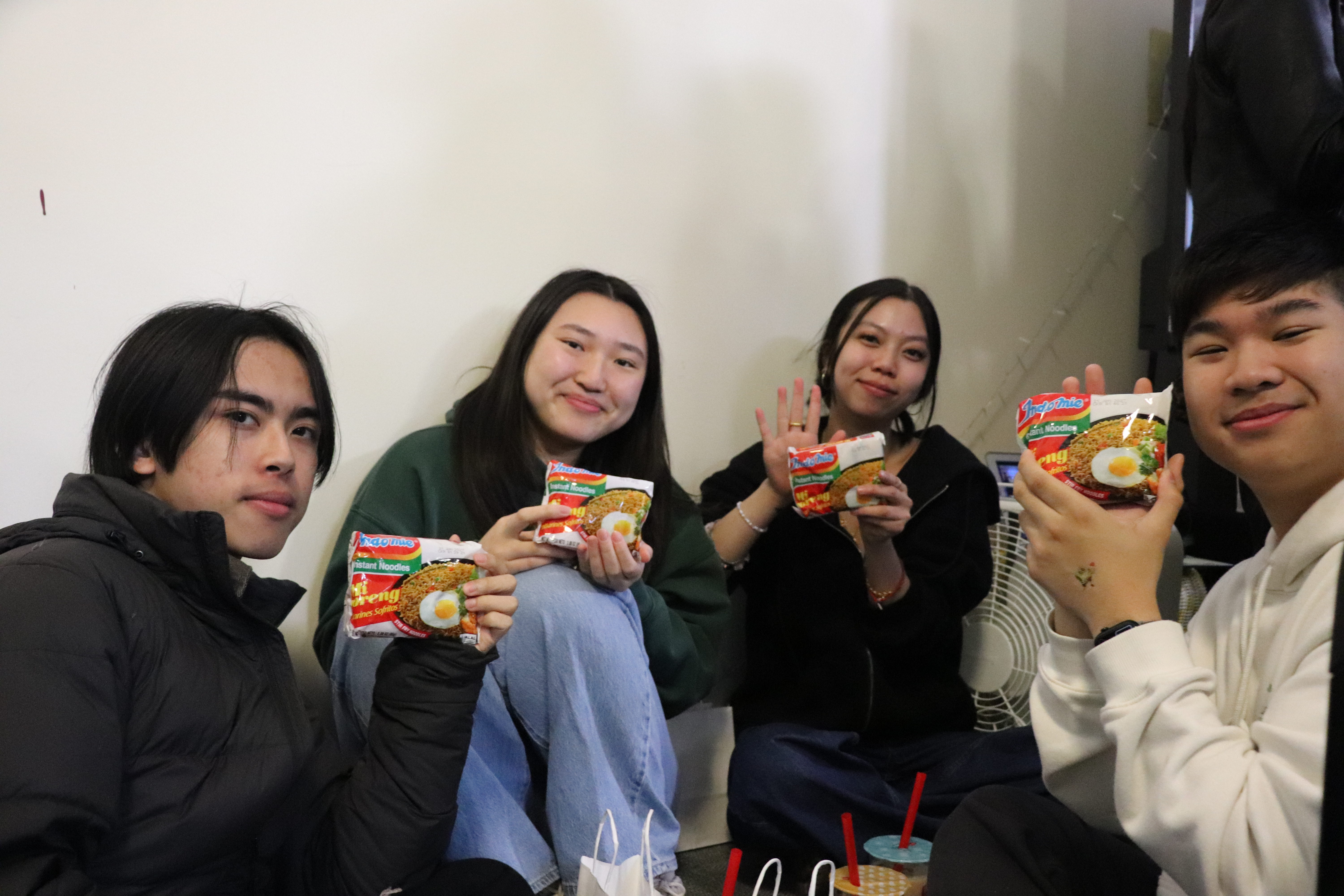 Group of 4 with prizes