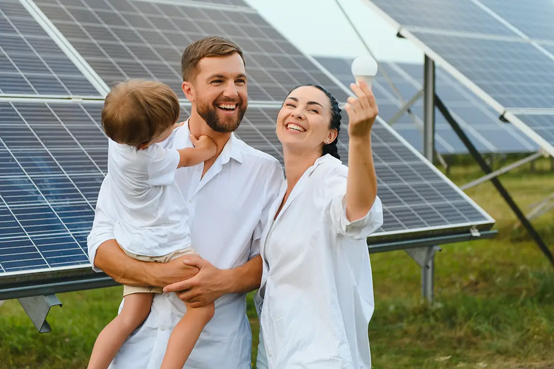 Photovoltaik Glückliche Familie