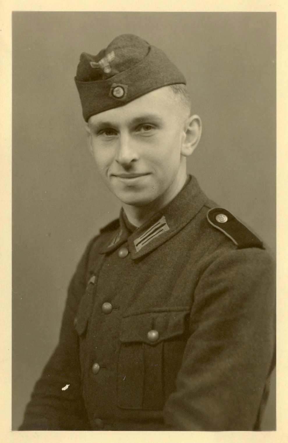 Heinrich Germer portrætteret 19 år gammel af den lokale fotograf i Ulfborg