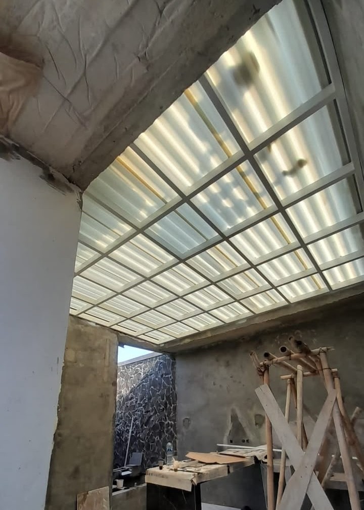 Contoh aplikasi atap uPVC double layer semi transparen