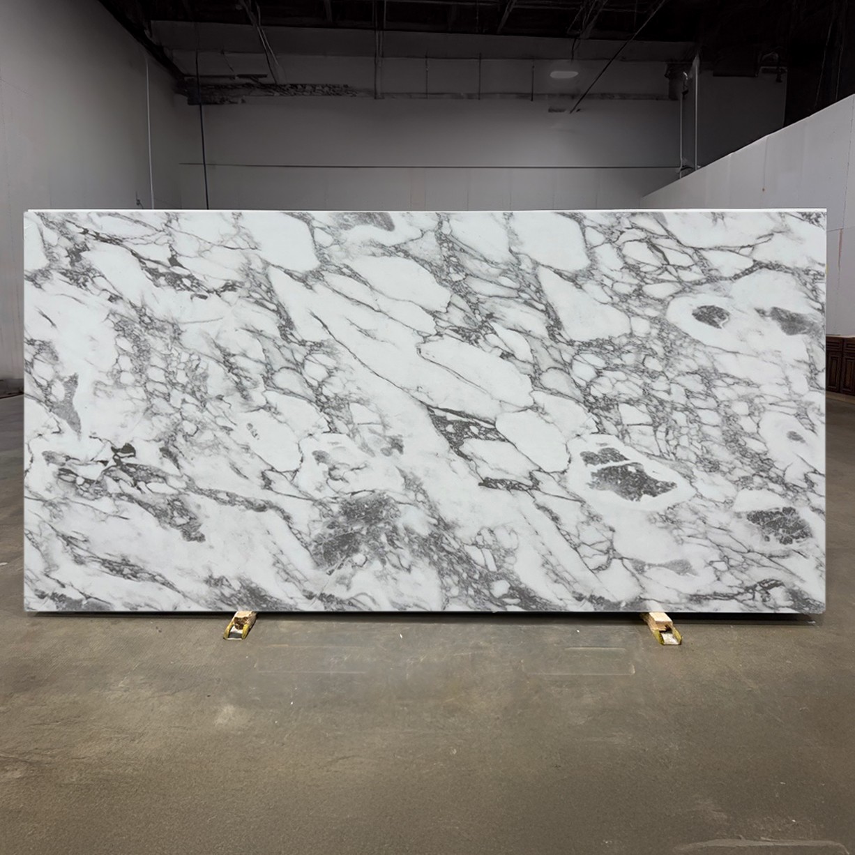 arabescato-quartz-slab