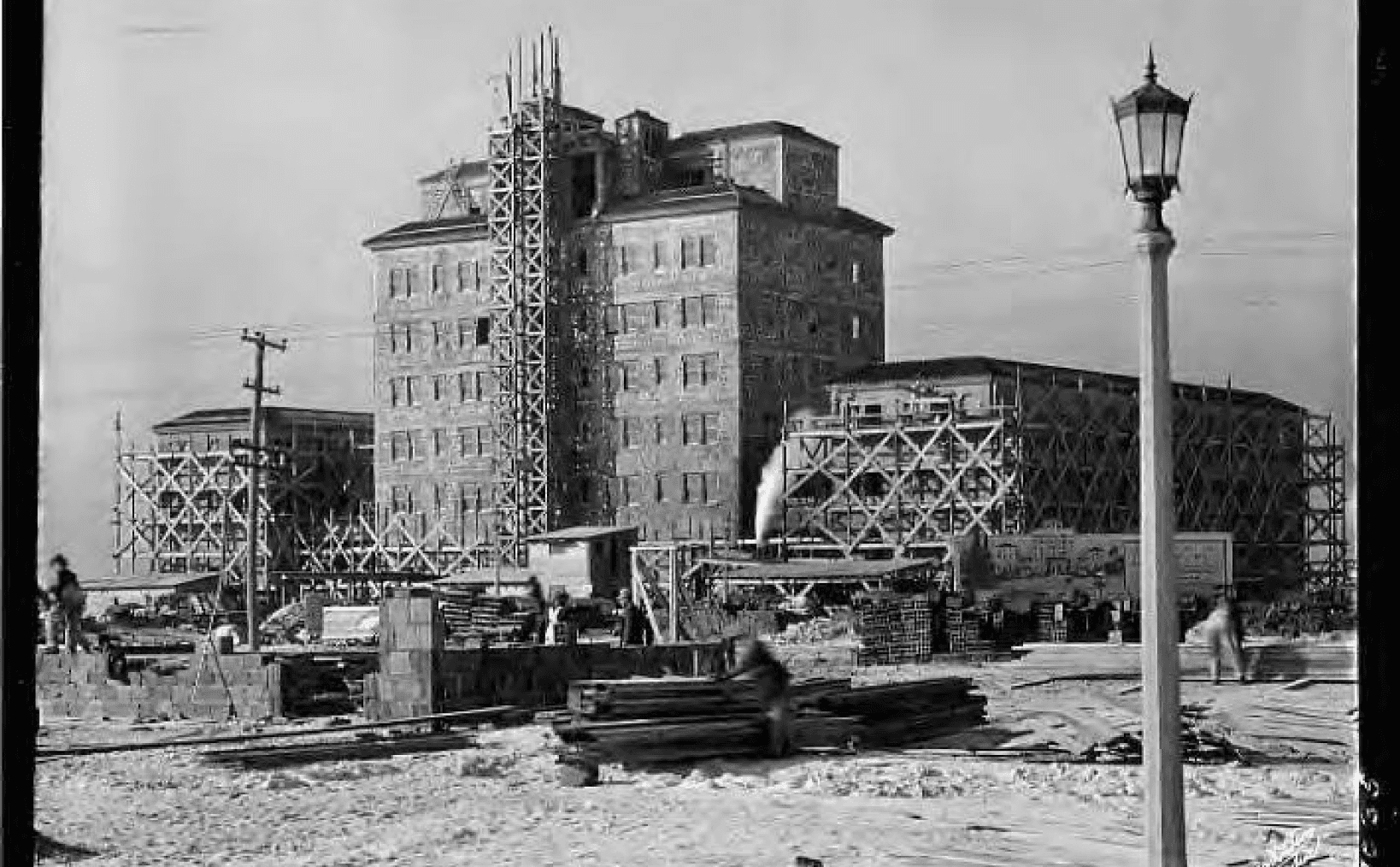Old Photo of construction of the Mirasol hotel in Tampa
