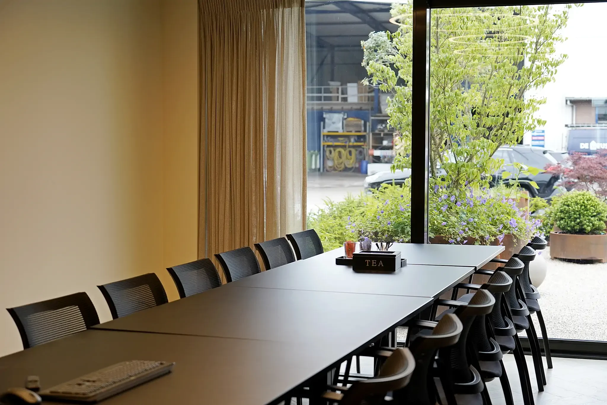 Nieuwe kantoorinrichting Bavinckhouse door Perla