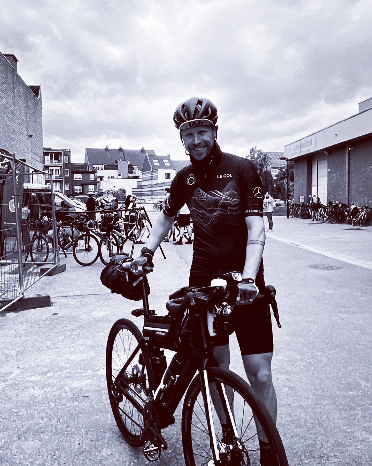 Concetrated triathlete grayscale