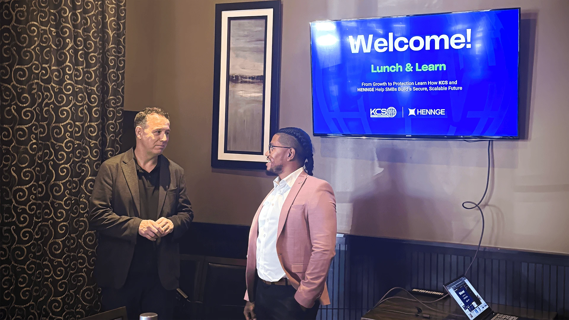 HENNGE Inc. CEO Robert Sharp and Kenyatta Computer Services (KCS) CEO Nahjee Maybin at a collaborative Lunch and Learn event presenting cloud protection solutions.