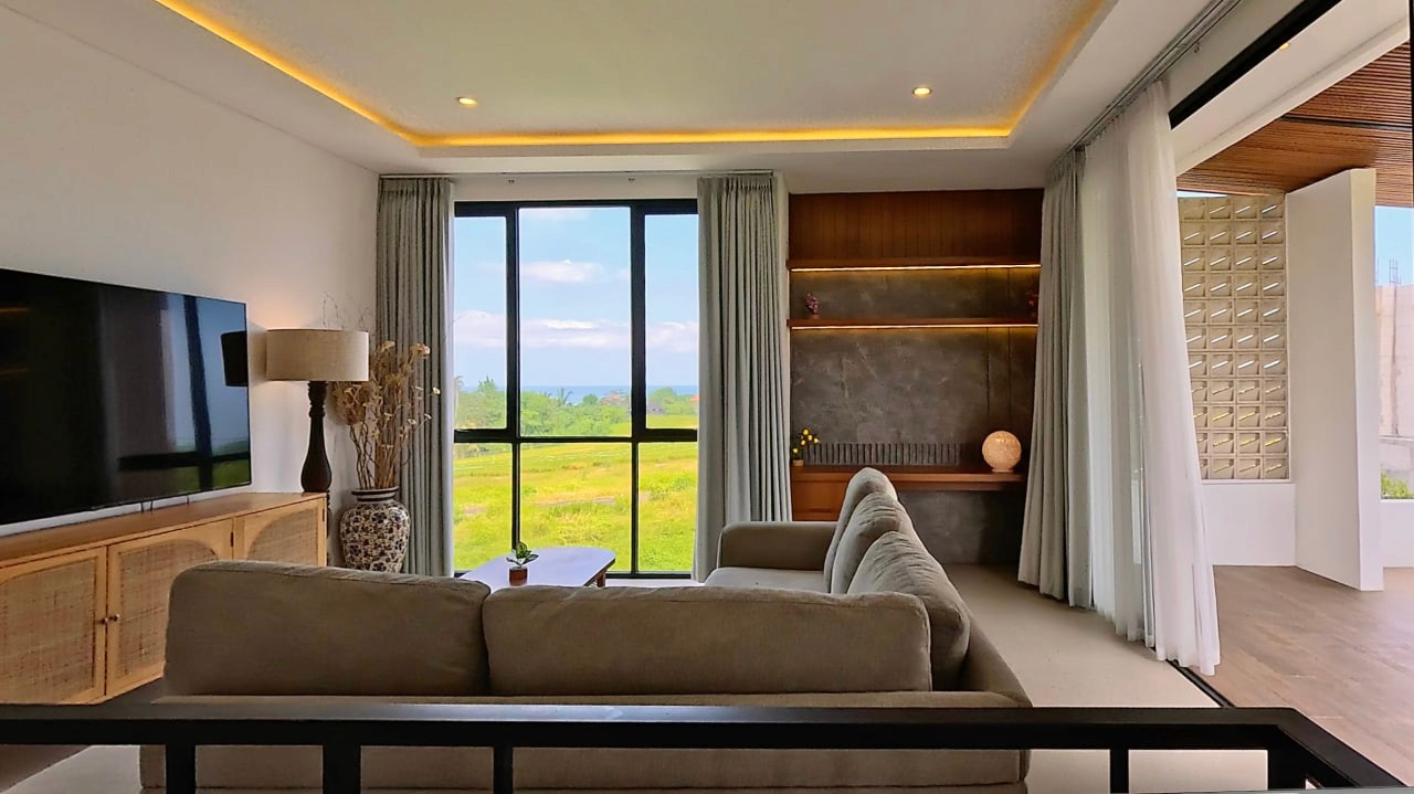 Tropical Villa Cemagi — ocean-view villa 100 m from the beach