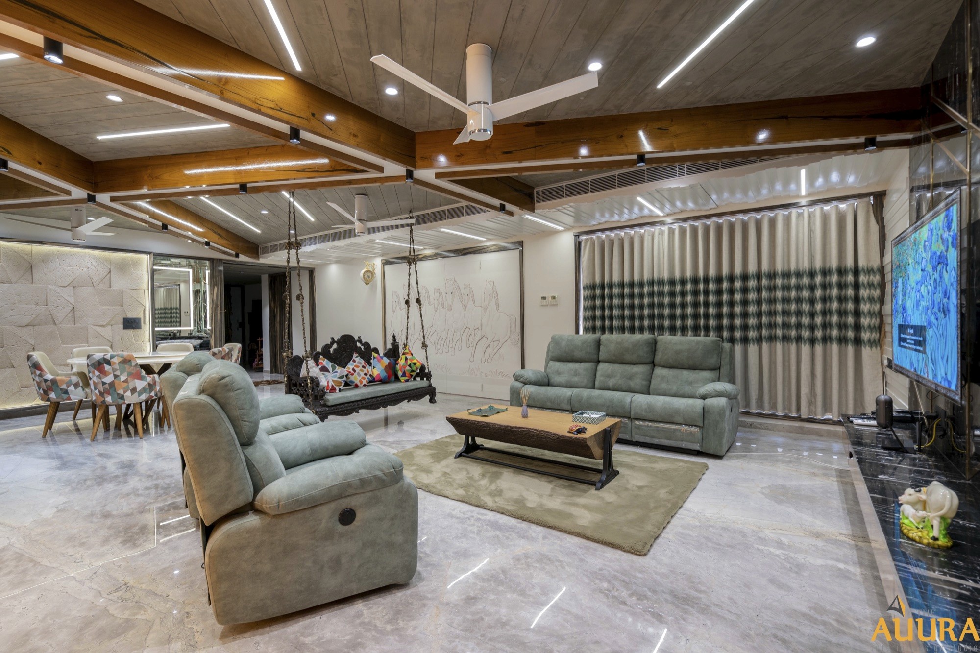 Harshil and Chaitali: living area of a flat at Vasant Kunj, by The Auura