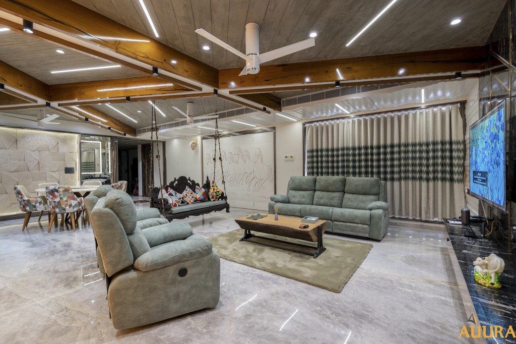 Harshil and Chaitali: living area of a flat at Vasant Kunj, by The Auura