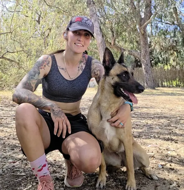 Portait of Courtney Cuthbert of Echotrack K9 Kennel