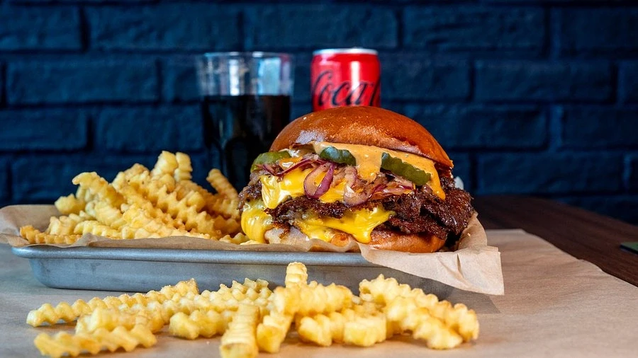 menu avec burger et boisson