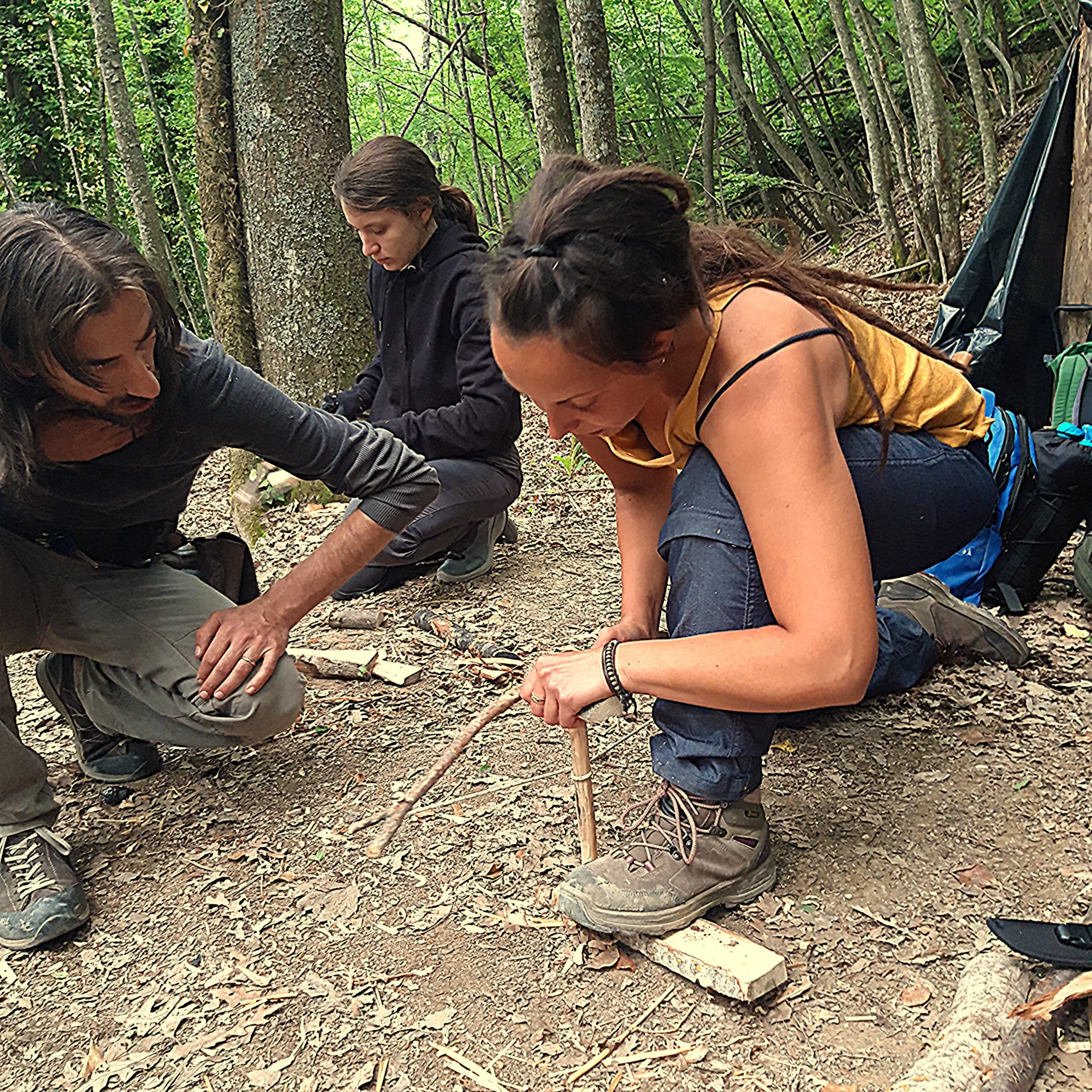 Andrea Modesti, istruttore di survival e bushcraft, esperto in campi avventura per ragazzi e corsi di sopravvivenza outdoor