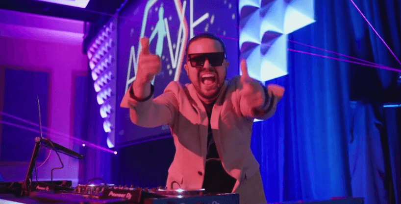 upload video thumbnail