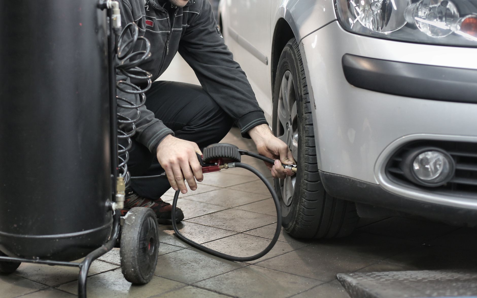 Como Fazer a Revisão de Carro para Viagem de Feriado sem Estourar o Orçamento